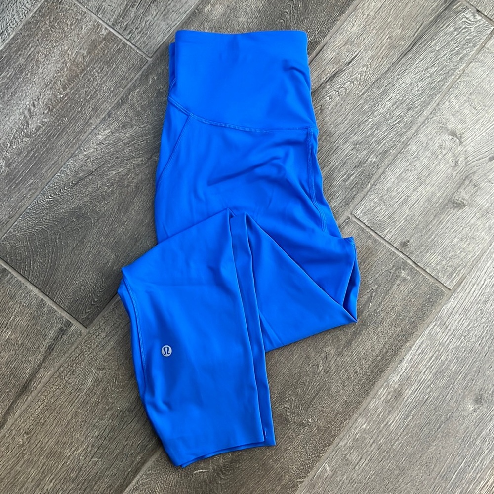 EUC Lululemon base pace high rise tight 25” - size 8 leggings - maybe worn once